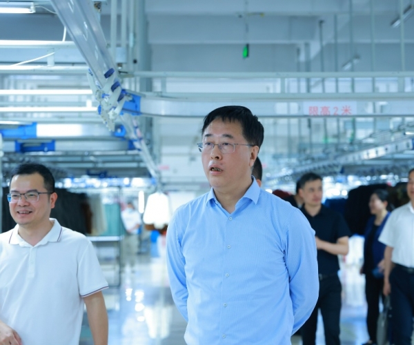 農(nóng)行總行田繼敏領(lǐng)導(dǎo)一行調(diào)研嘉欣絲綢 共探銀企合作新機遇